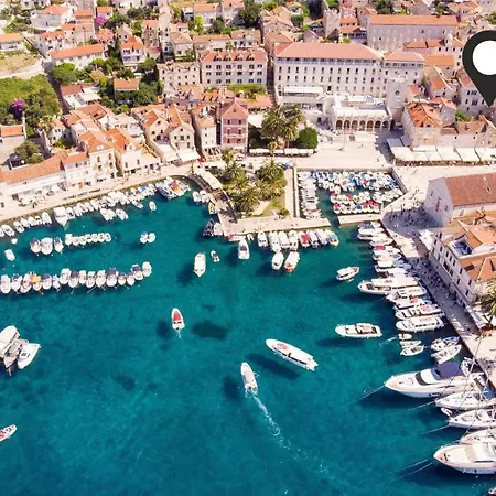 Apartment And Town Gate Hvar