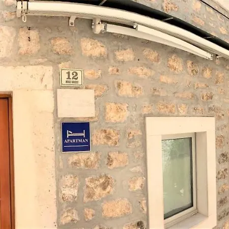 Apartment And Town Gate Hvar *