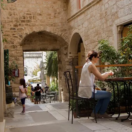 And Town Gate Hvar Apartment