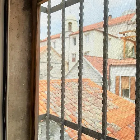 Daire And Town Gate Hvar